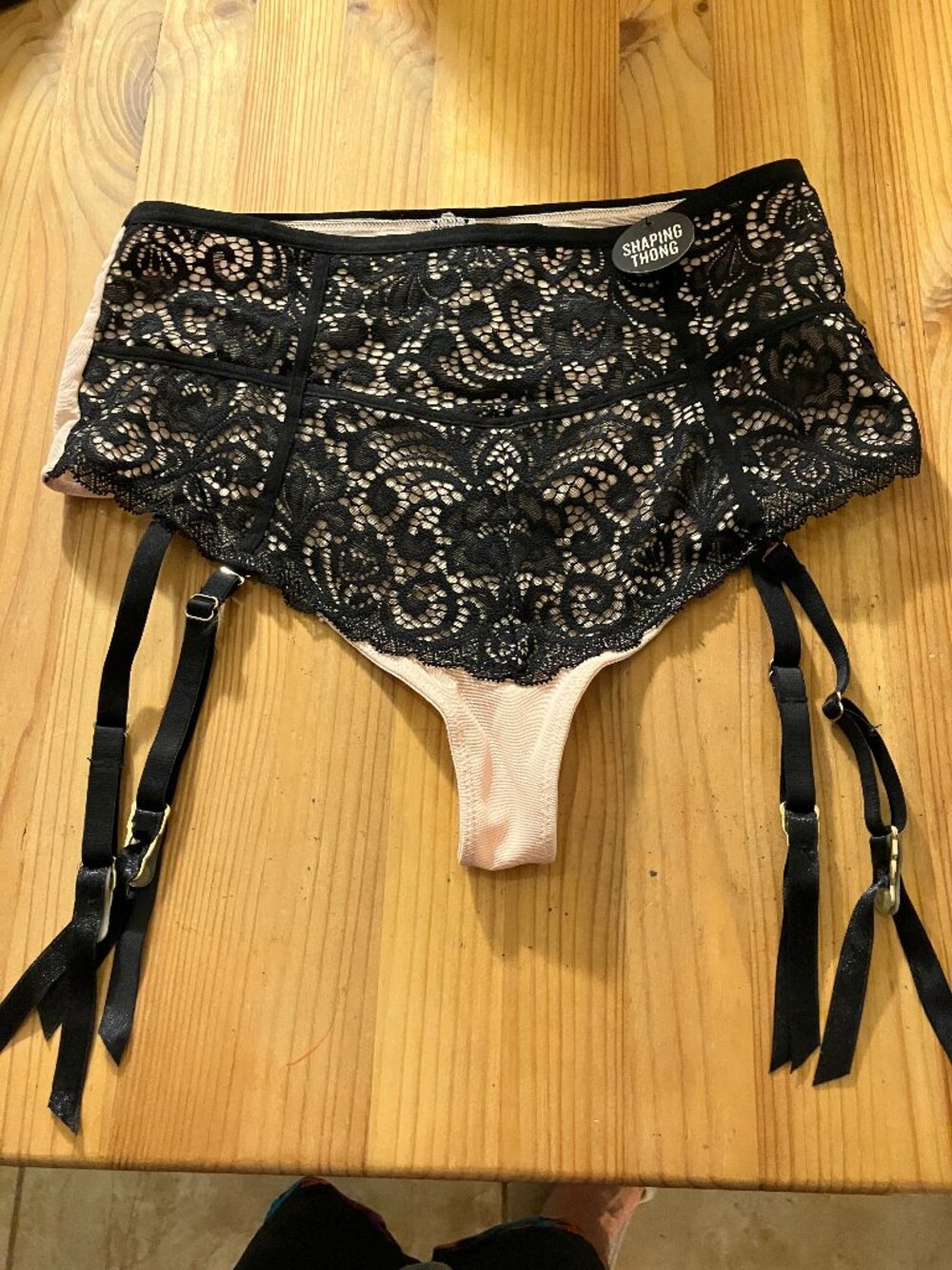 Secret Possession Collection Black lace Belt 4 straps w/metal clips US 2/4 Small